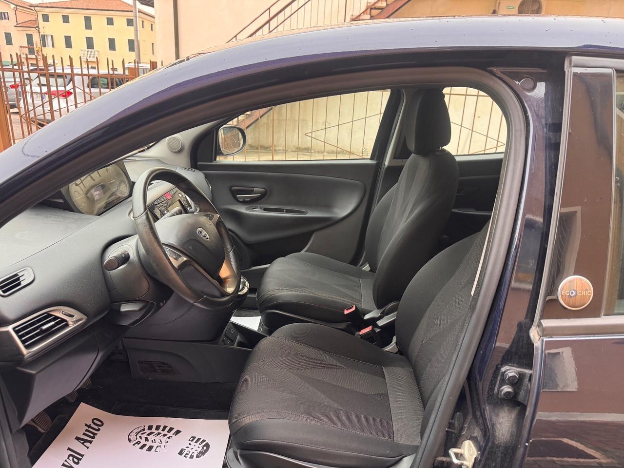 Lancia Ypsilon 1.2 69 CV 5 porte GPL Ok Neopatentati