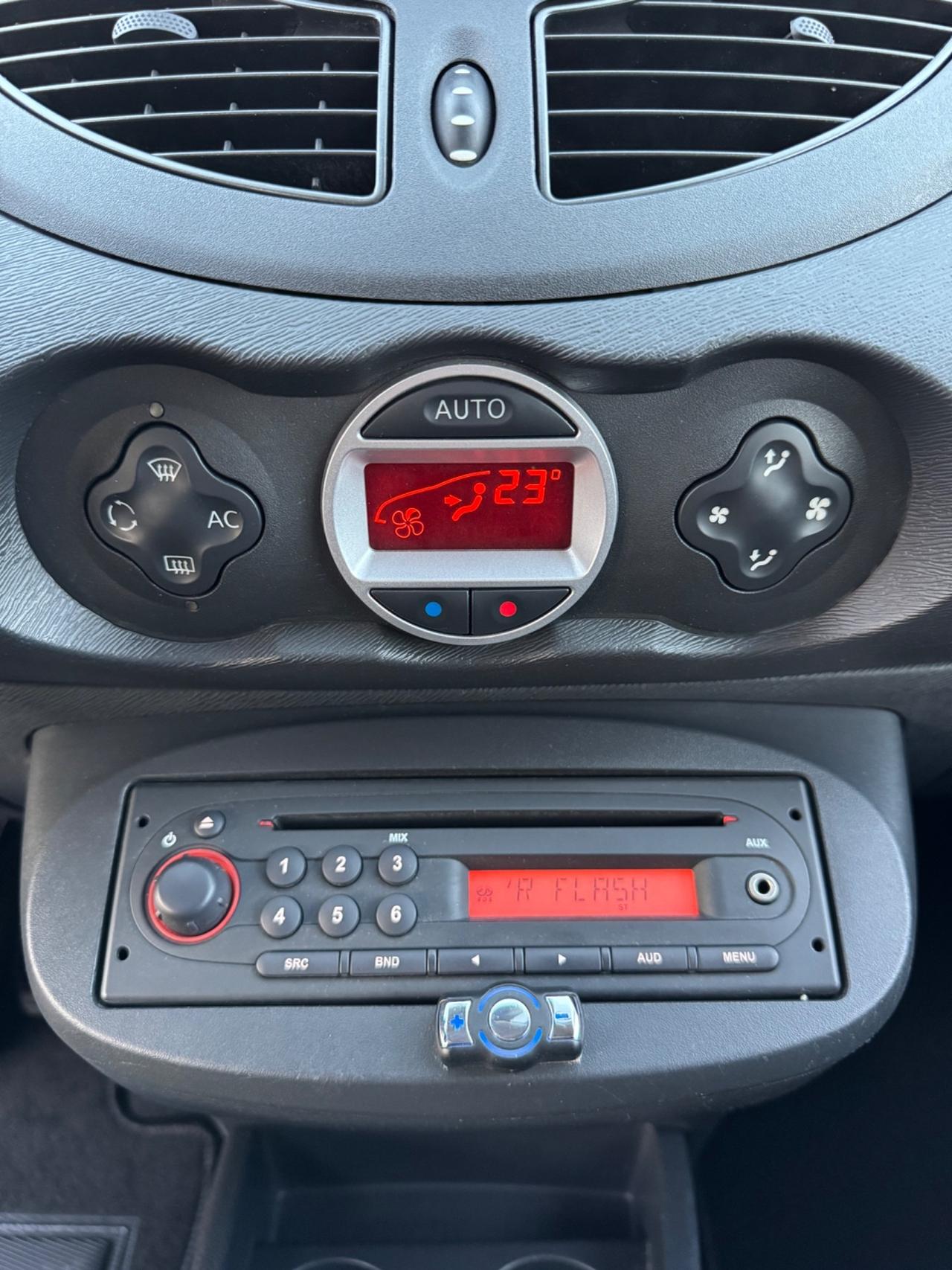 Renault Twingo POCHI KM/SENZA UN GRAFFIO