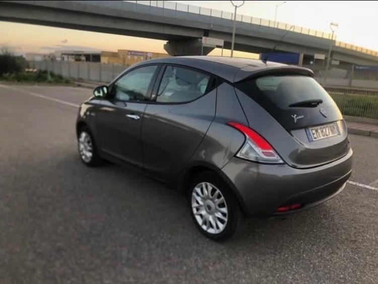 Lancia Ypsilon 1.2 69 CV Unyca