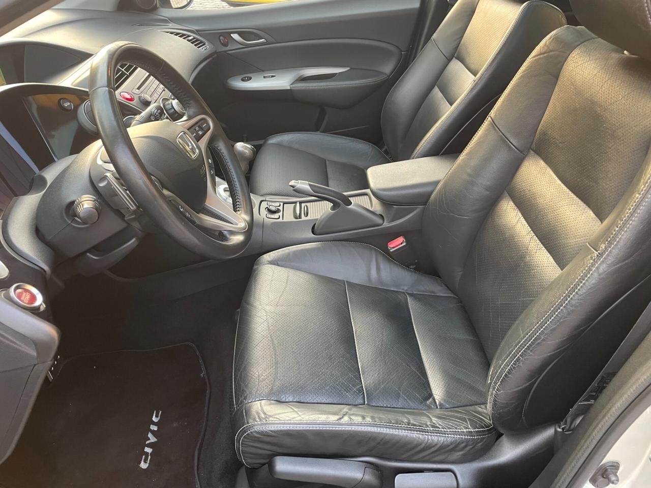 Honda Civic 5p 1.8 i-vtec Exclusive AUTOMATICA NEOPATENTATI