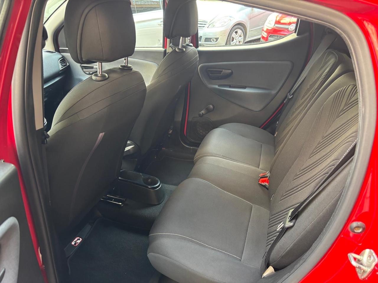 Lancia Ypsilon 1.0 FireFly 5 porte S&S Hybrid Ecochic Gold