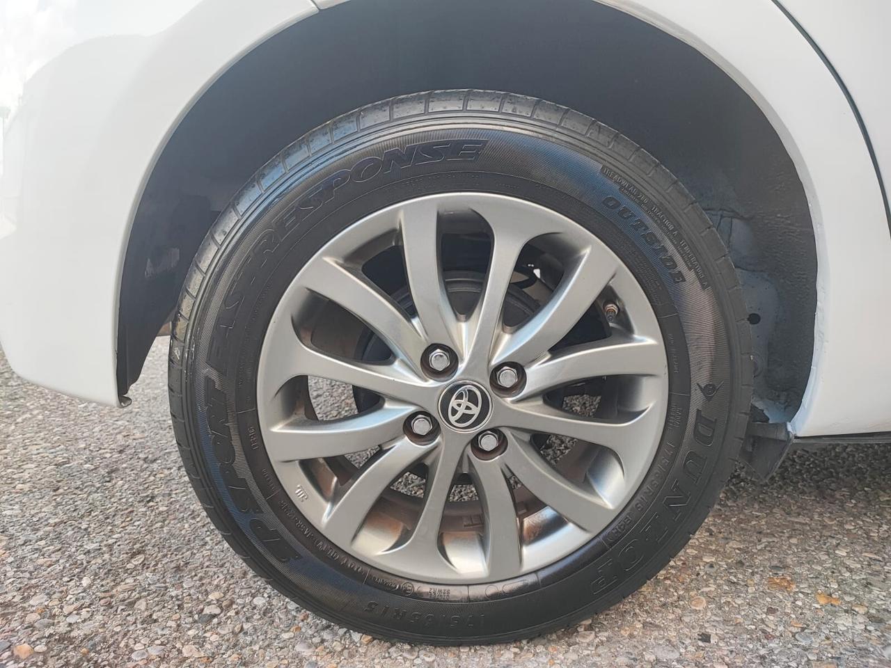 Toyota Yaris 1.0 BENZINA NEOPATENTATI 2016 5 PORTE