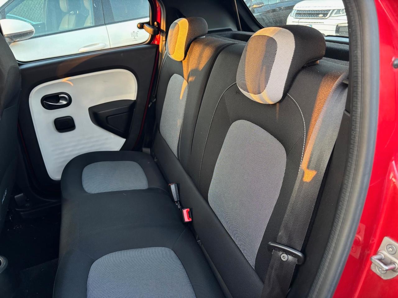 Renault Twingo SCe 65 CV Intens STUPENDA, UNICO PROPRIETARIO, NAVIGATORE, SENSORI PARK, KM 60000!!!