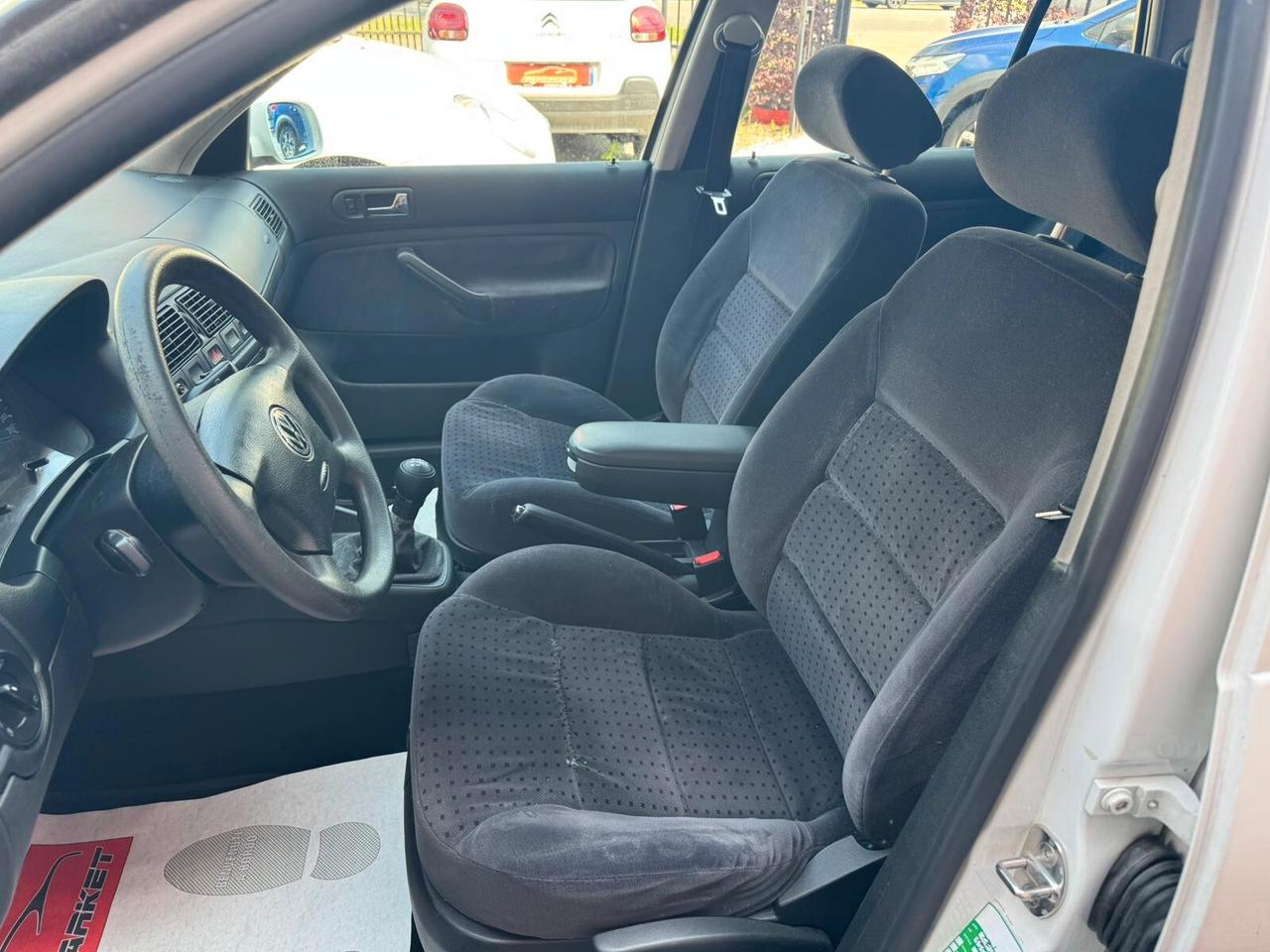 Volkswagen Golf 1.6 Highline 100cv