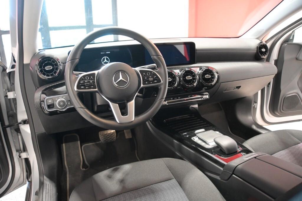MERCEDES-BENZ A 180D SEDAN 116CV AUTOMATIC BUSINESS SOLUTION ( CRUISE - MIRROR - NAVI PREMIUM - PARK ASSIST - TELECAMERA POST. ) CC. 1.950