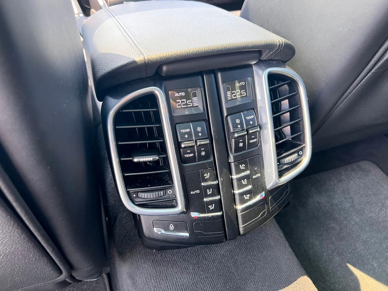 Porsche Cayenne 3.0 Diesel 245CV no superbollo