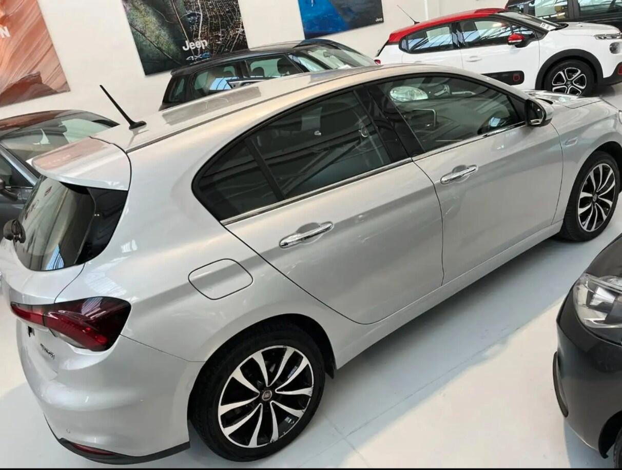 FIAT Tipo (2015-->) Tipo 1.4 T-Jet 120CV 5 port...