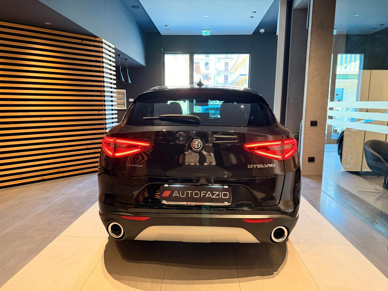 Alfa Romeo Stelvio 2.2 Turbodiesel 180 CV AT8 RWD Executive