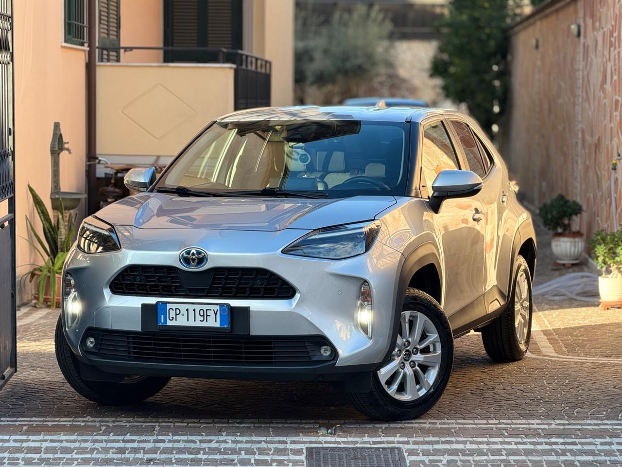 Toyota Yaris Cross 1.5 Hybrid E-CVT AWD Lounge