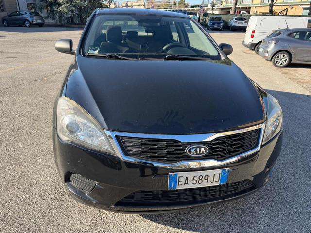 KIA cee'd 117,150km 1.4 90CV 5p. EX nessun lavoro da fare