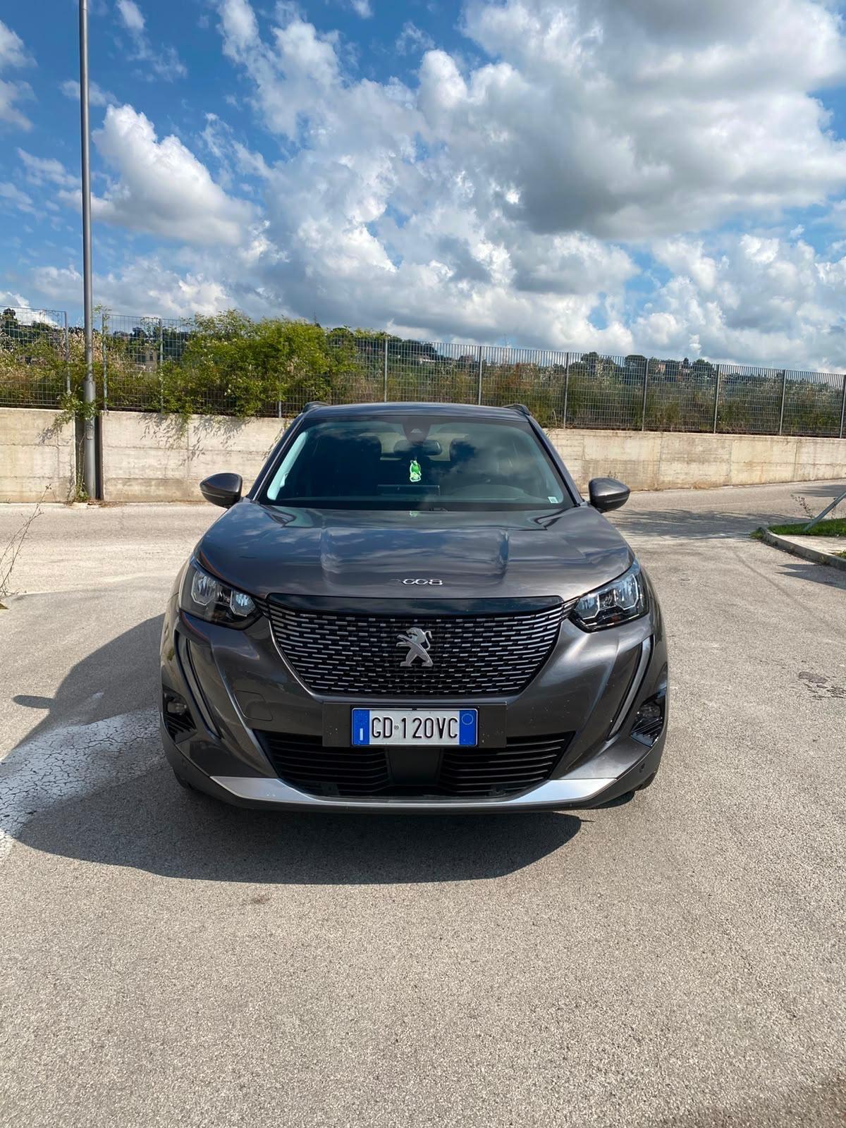 Peugeot 2008 PureTech 100 S&S Allure Navi Pack