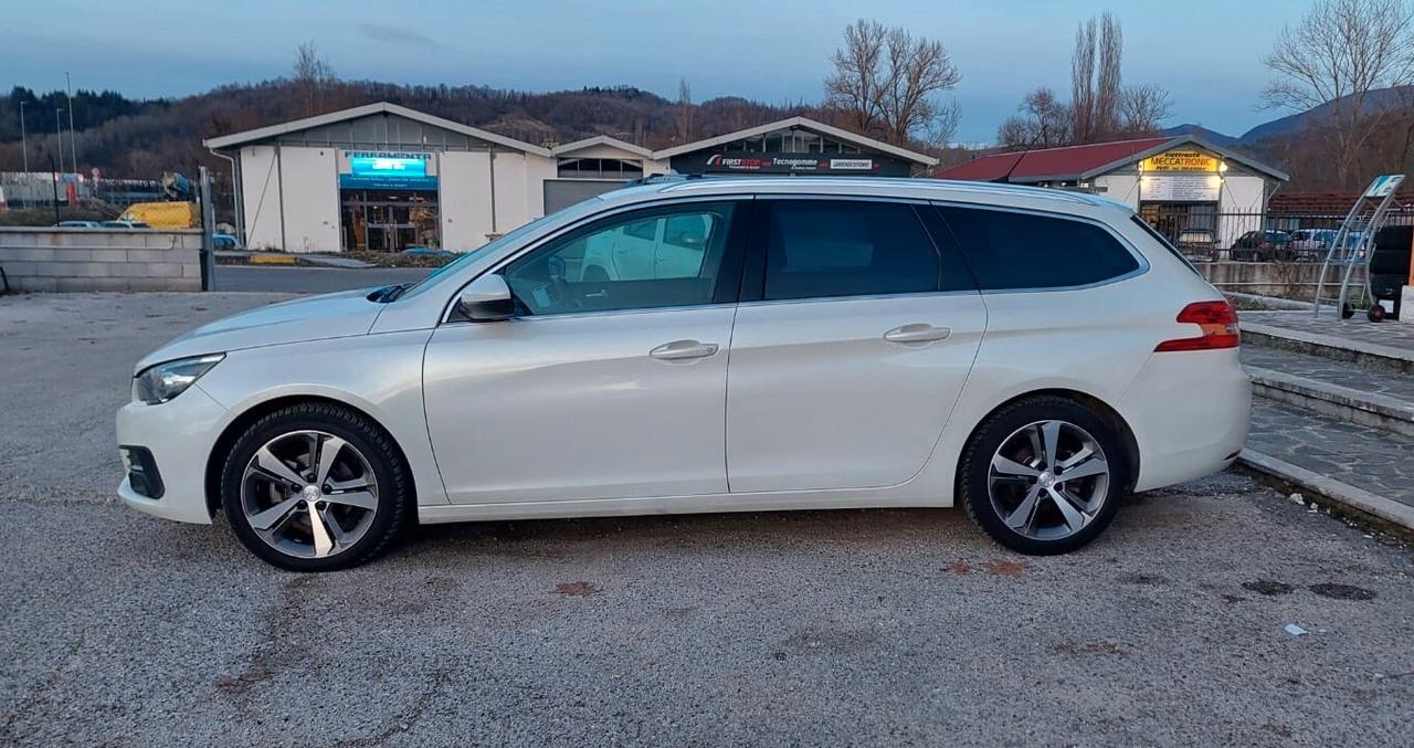 Peugeot 308 BlueHDi 130 S&S SW Allure