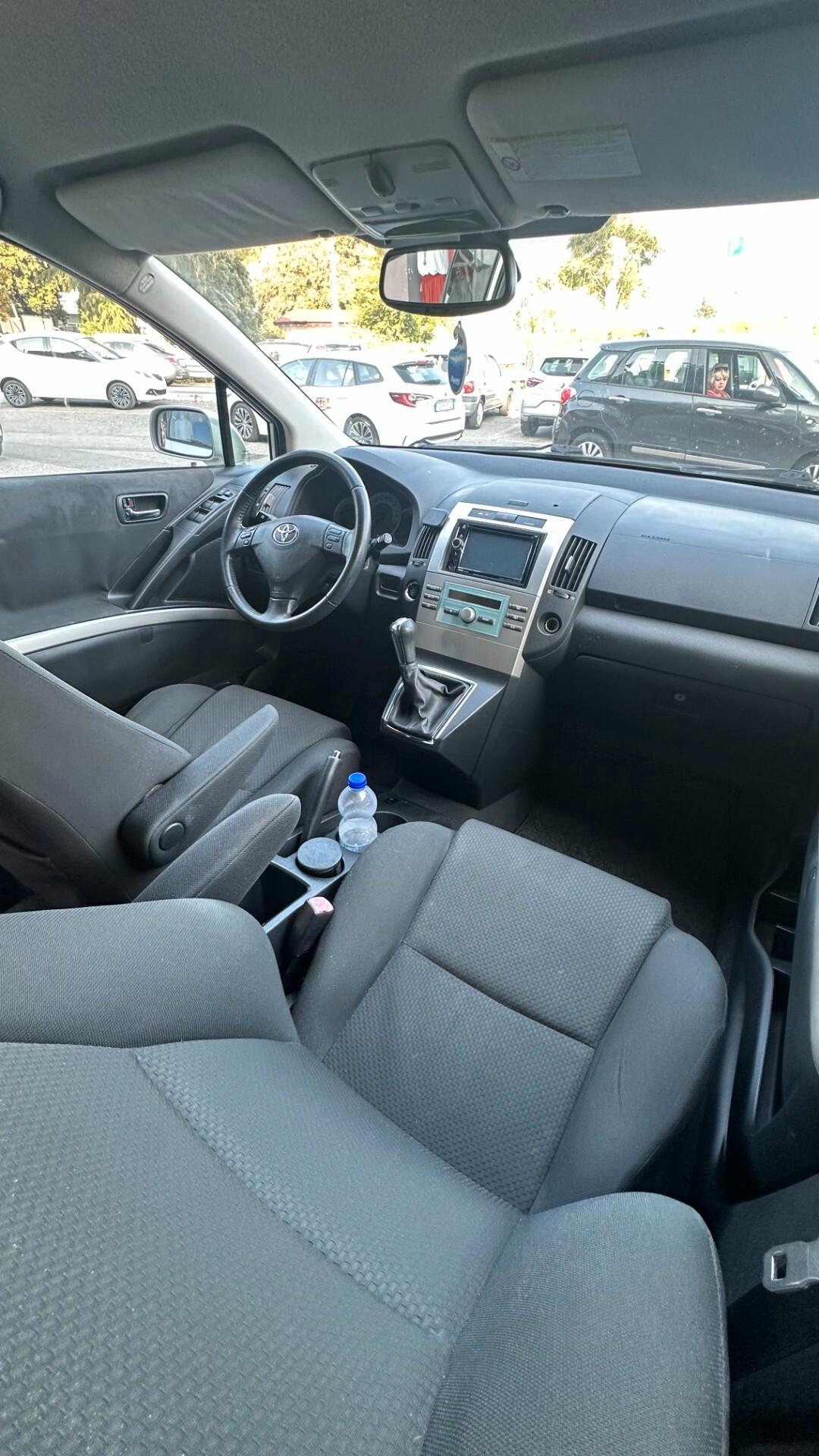 Toyota Corolla Verso 2.2 16V D-4D Sol