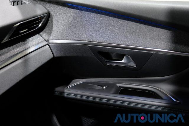 PEUGEOT 3008 HYBRID4 300 E-EAT8 ALLURE PACK