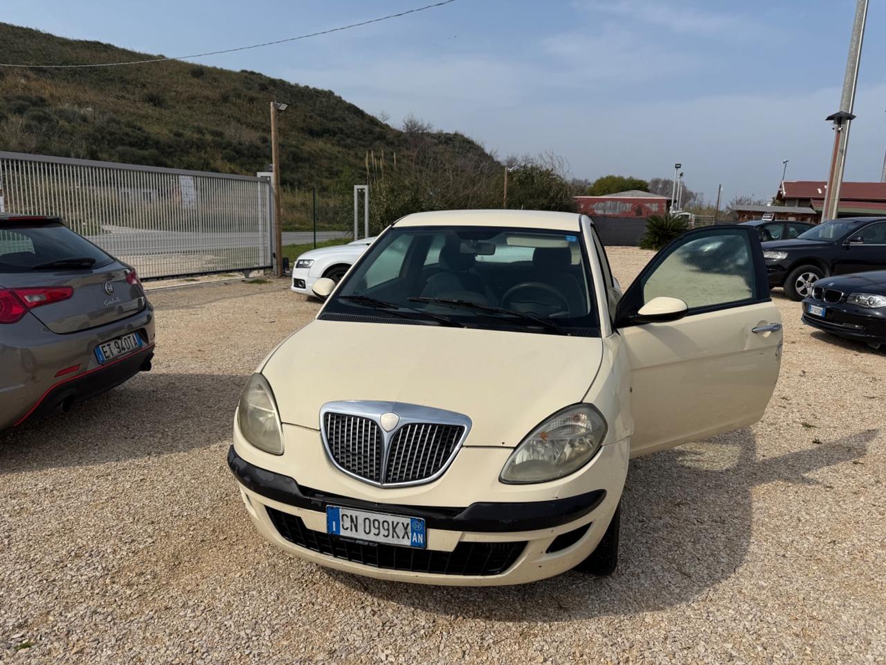 Lancia Ypsilon 1.3 Multijet MARCIANTE 999€