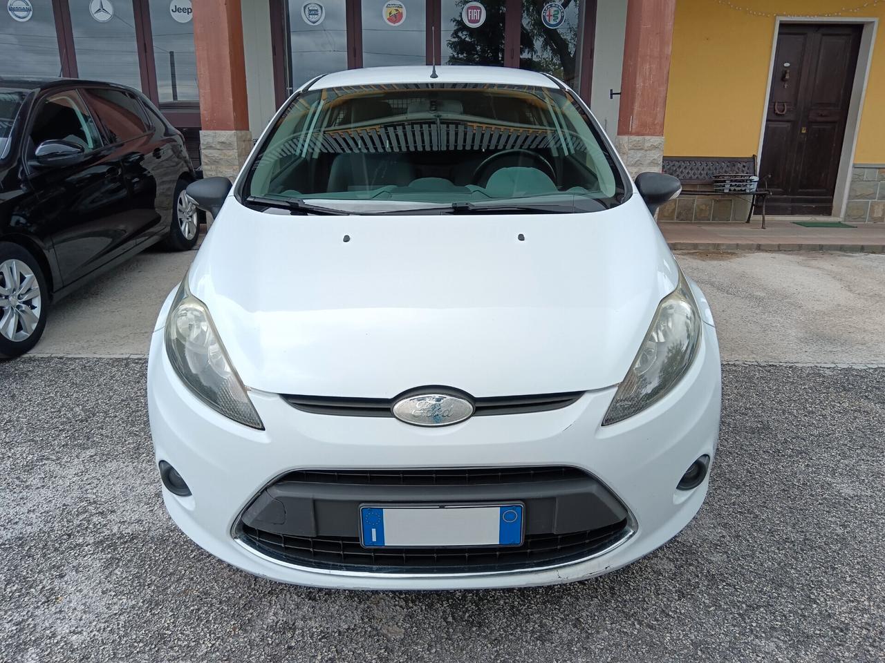 Ford Fiesta 1.4 TDCI 68CV AUTOCARRO 2 POSTI