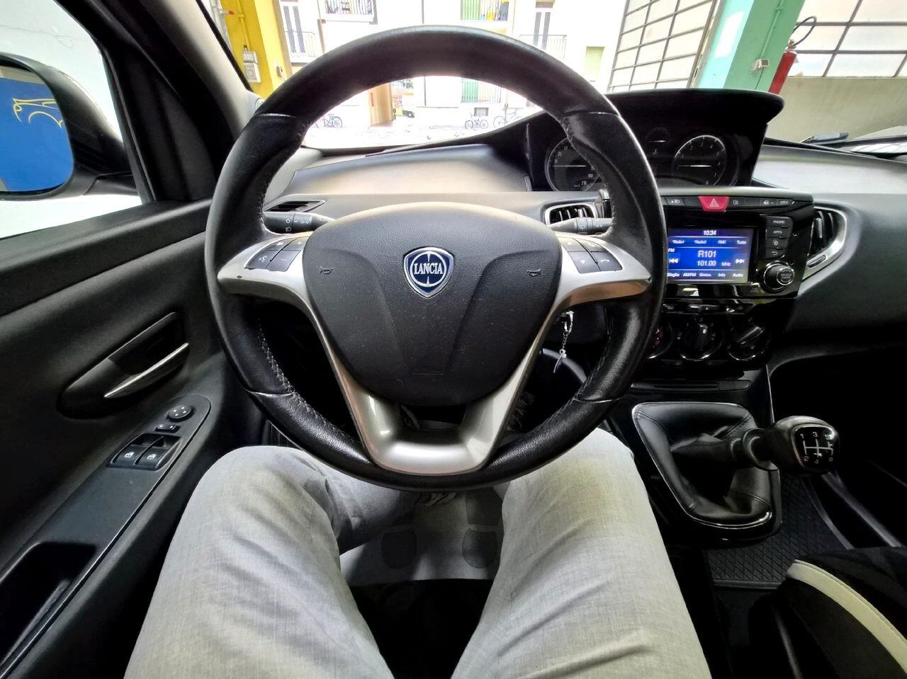 Lancia Ypsilon 1.2 Gold 69cv