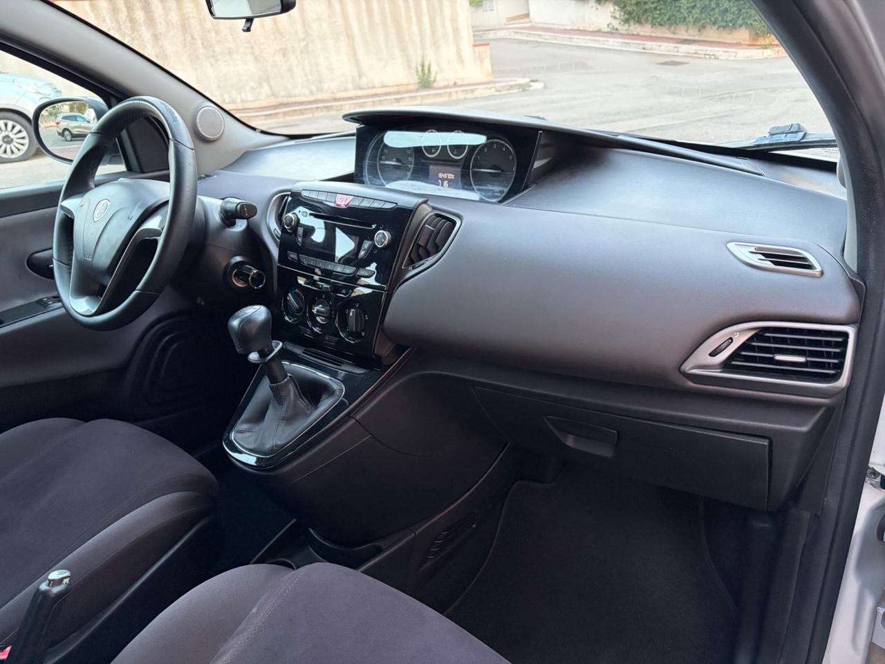 Lancia Ypsilon 1.2 Benz ideale per neopatentati