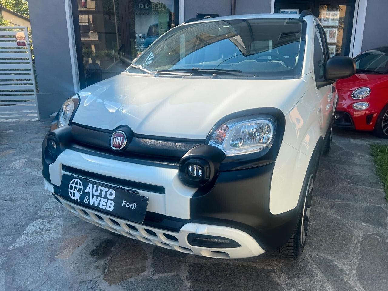 FIAT PANDA HIBRID CITY CROSS NEOPATENTATI