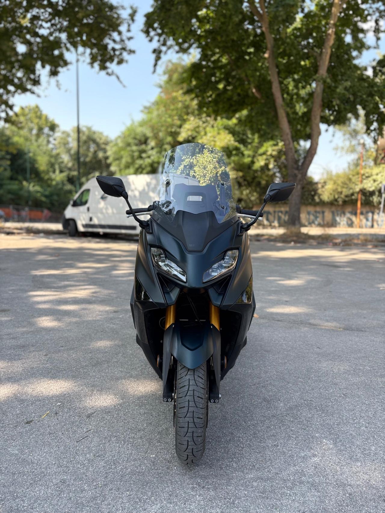 Yamaha T Max 560 cc Tech Max SUPER ACCESSORIATO