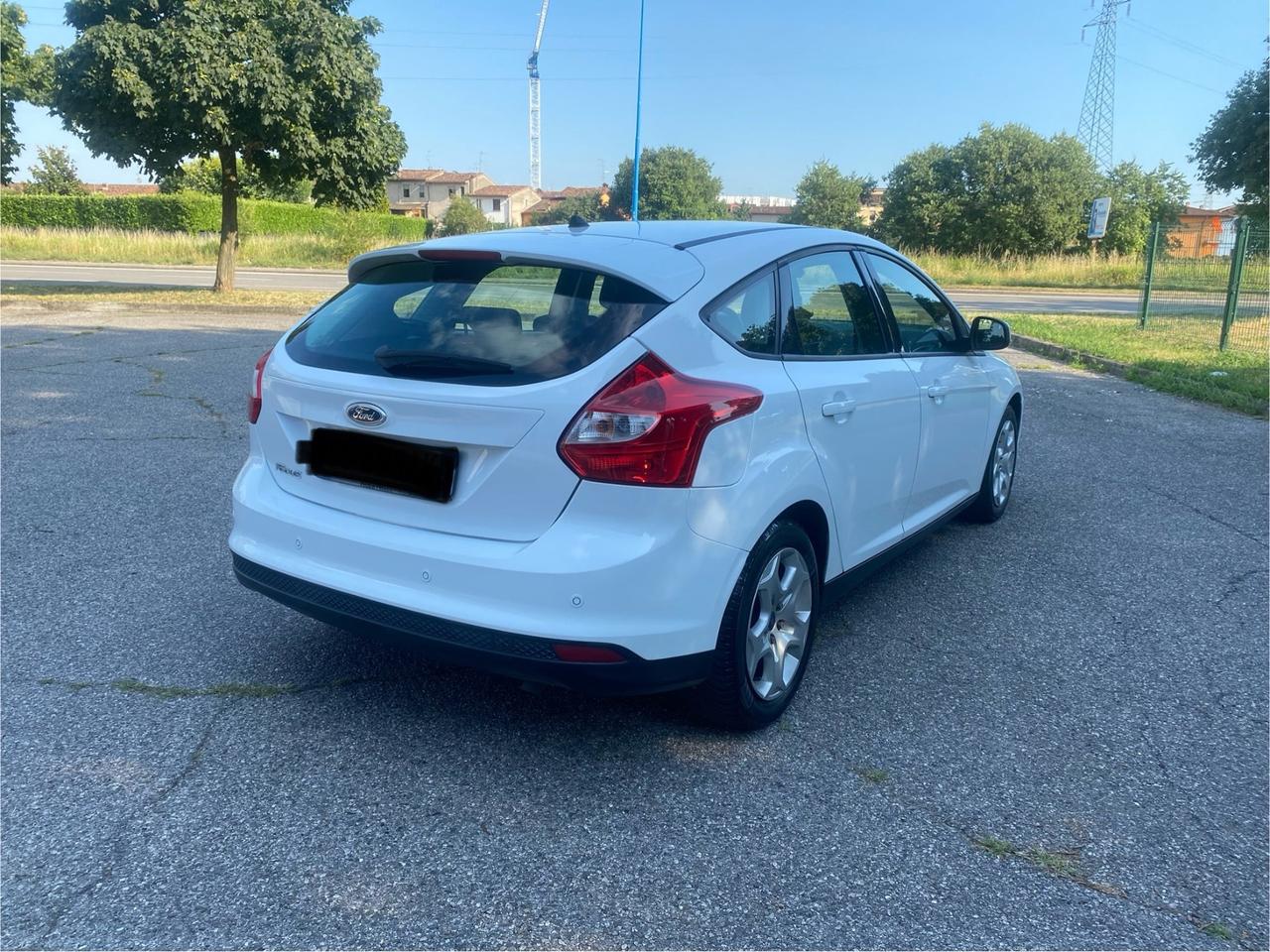 Ford Focus 1.6 120 CV GPL berlina 5 porte