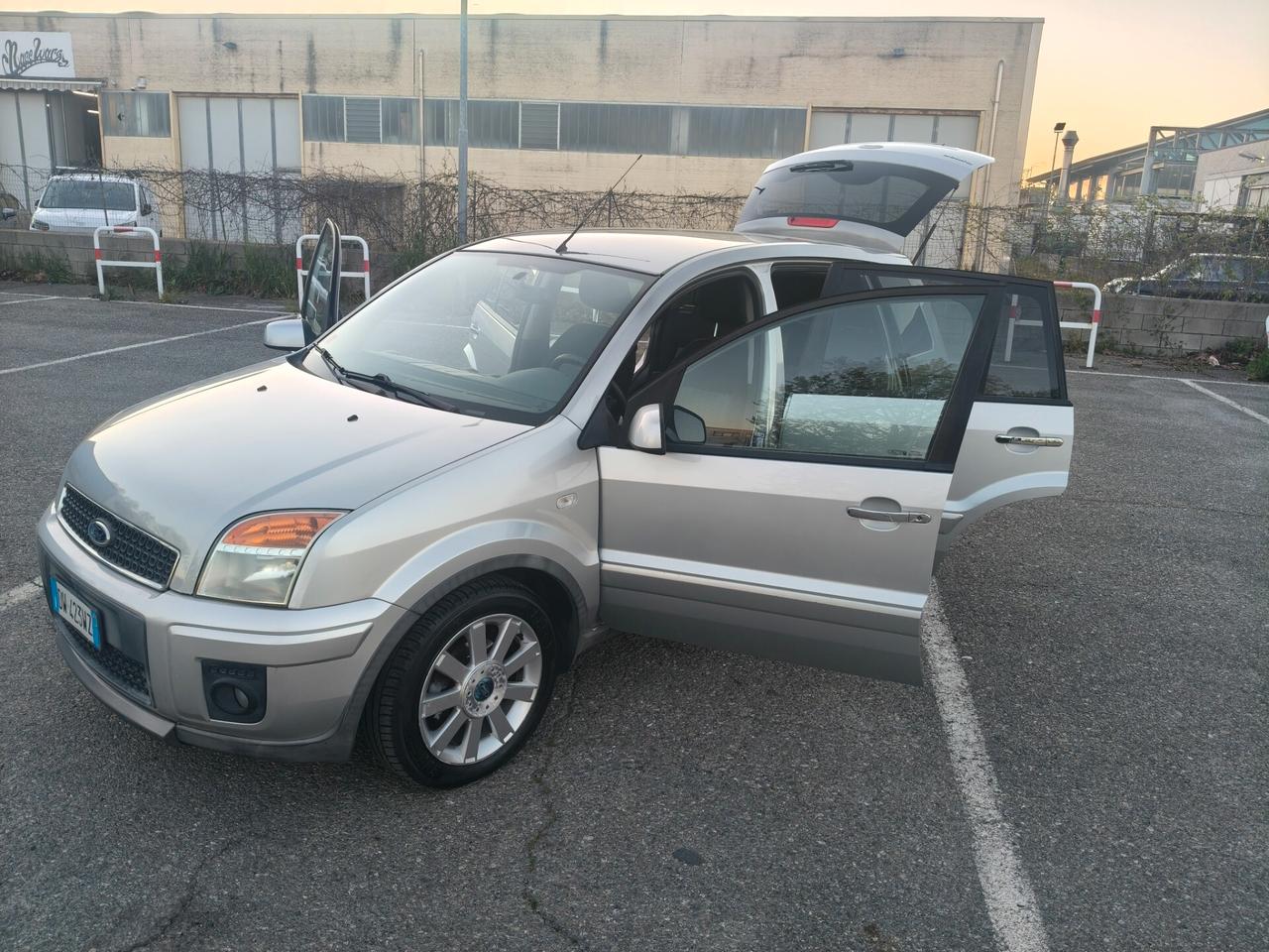 Ford Fusion 1.6 5 porte SOLAMENTE 115.000 KM