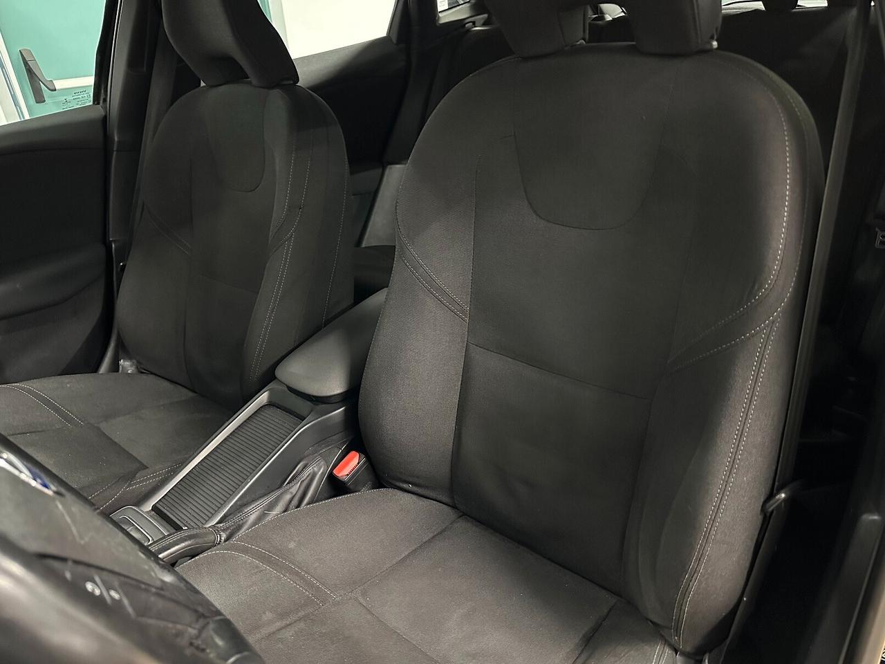 Volvo V40 1.6 D2 KINETIC - PER NEOPATENTATI