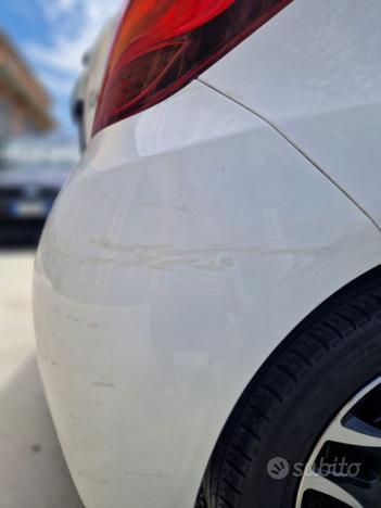 TOYOTA Yaris 1.3 100 Cv 5 porte *Euro6*