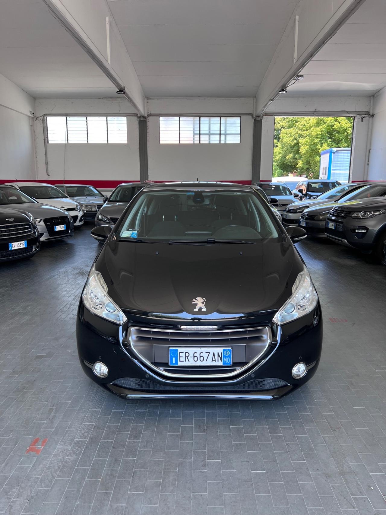 Peugeot 208 1.6 e-HDi 92 CV Stop&Start 5 porte Allure