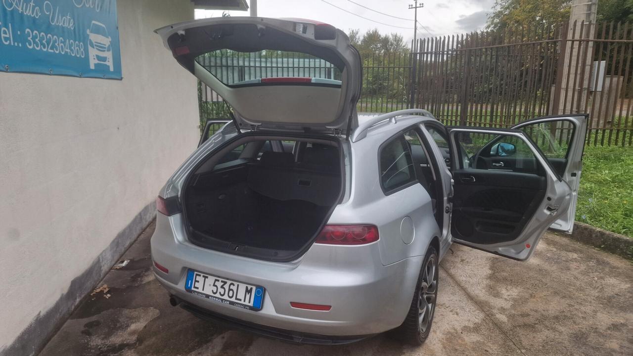 Alfa Romeo 159 1.9 JTDm Sportwagon Distinctive