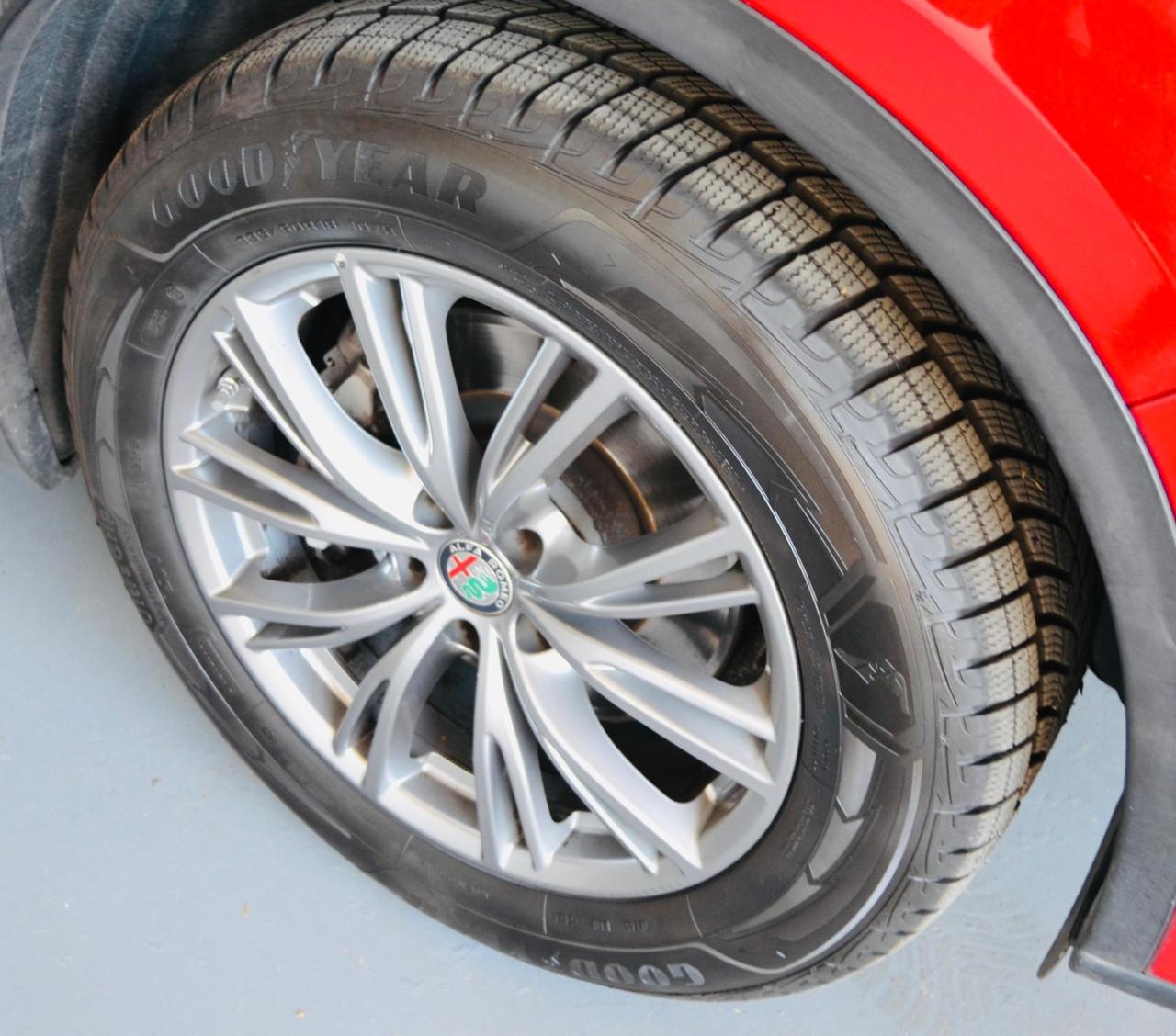 Alfa Romeo Stelvio 2.2 Turbodiesel 160 CV AT8 RWD Business