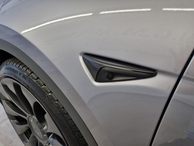 TESLA Model Y AWD Performance