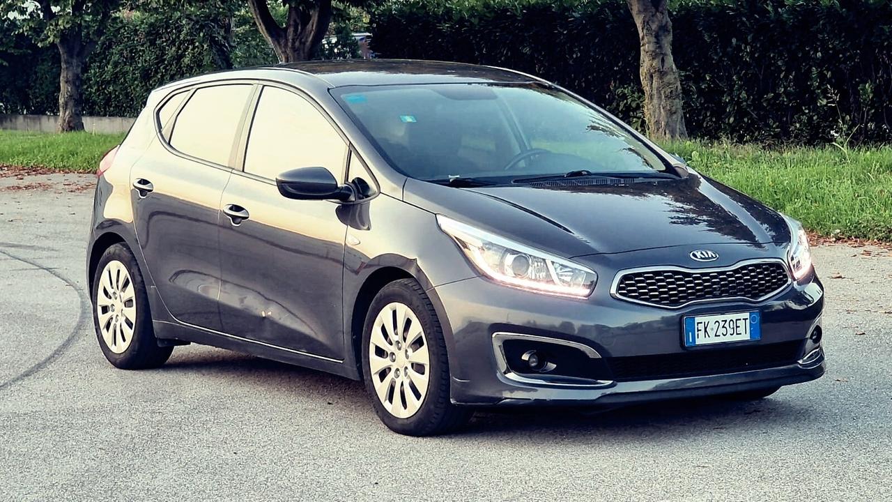 Kia Ceed cee'd 1.6 CRDi 110CV 5 porte