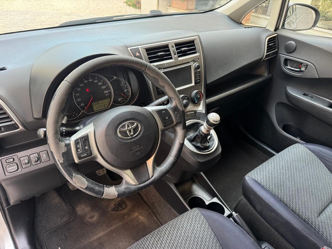 Toyota Verso- S 1.3 lounge Ok Neop