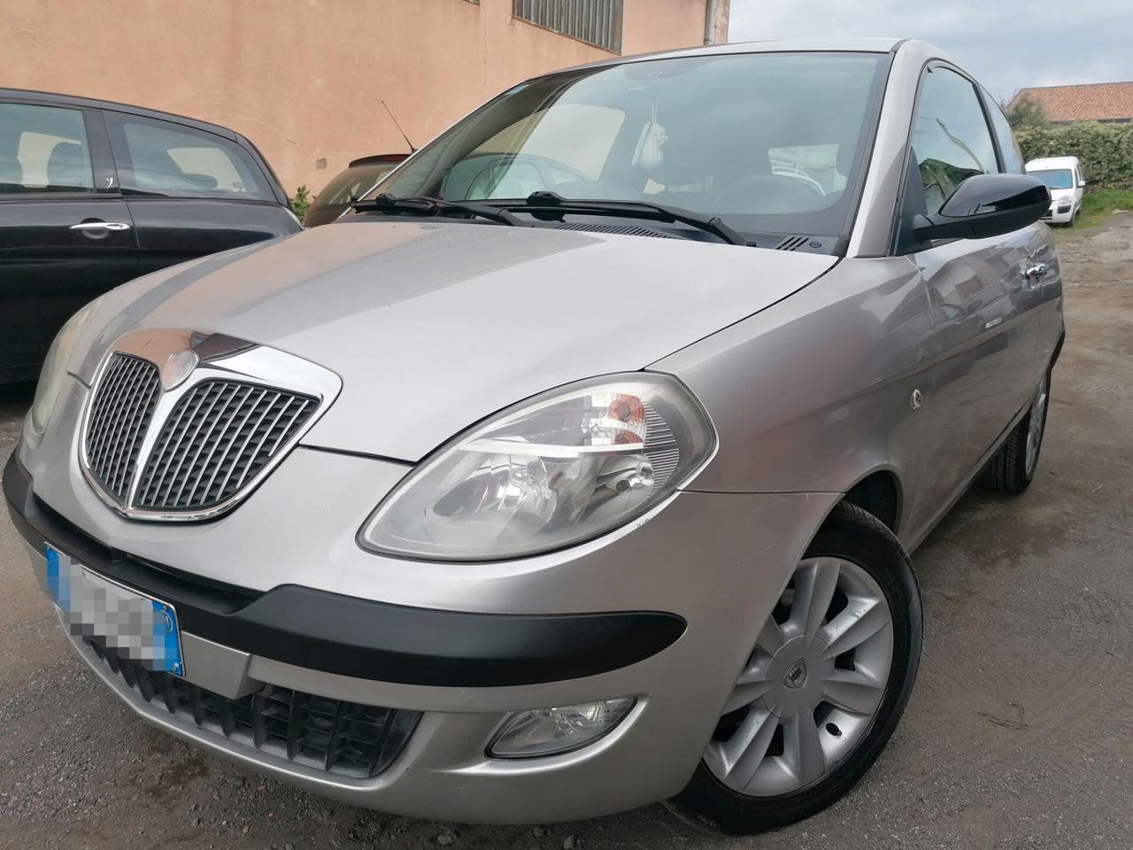 Lancia Ypsilon 1.2 16V Argento