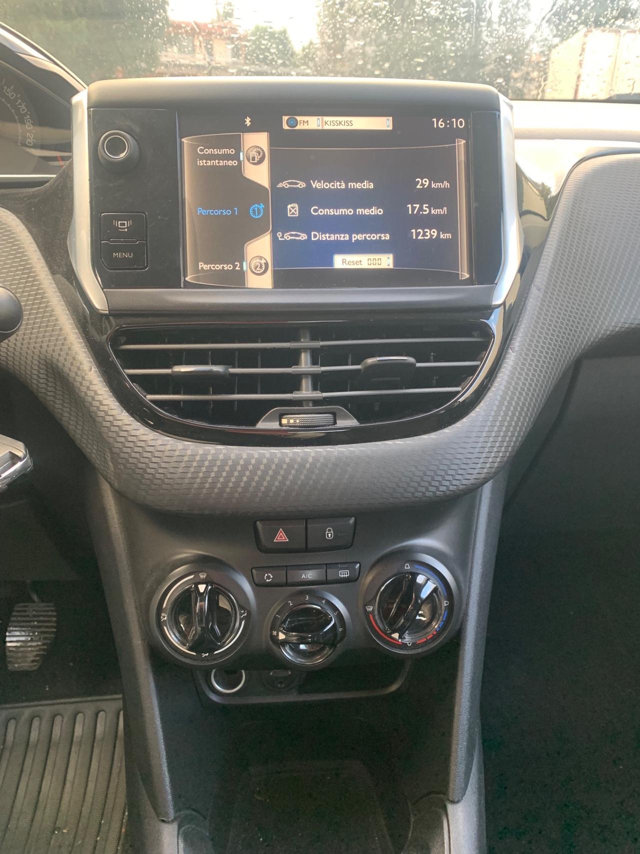 Peugeot 208 1.4 HDi 68 CV 5 porte Allure