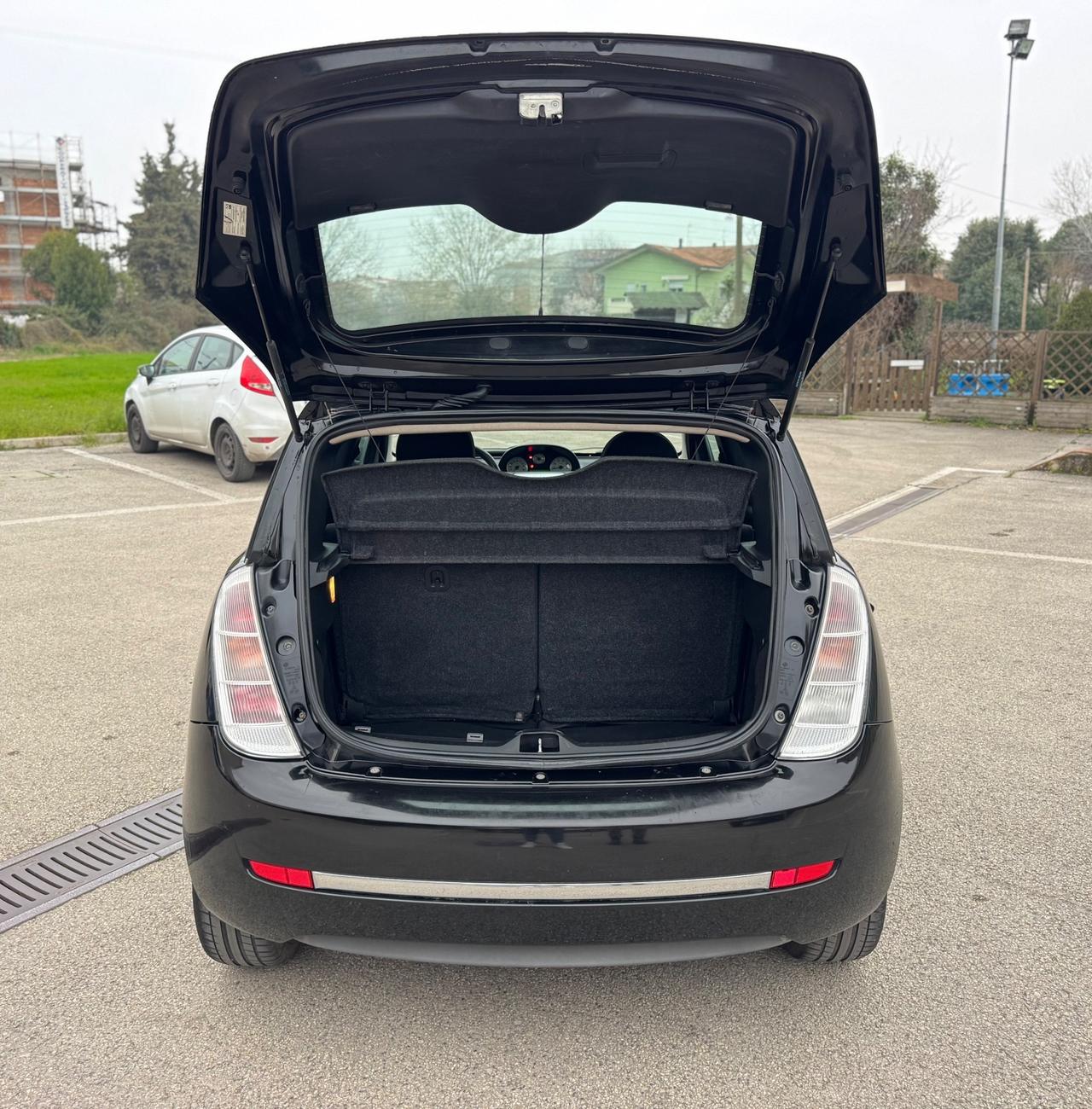 Lancia Ypsilon 1.3 MJT 75 CV Argento