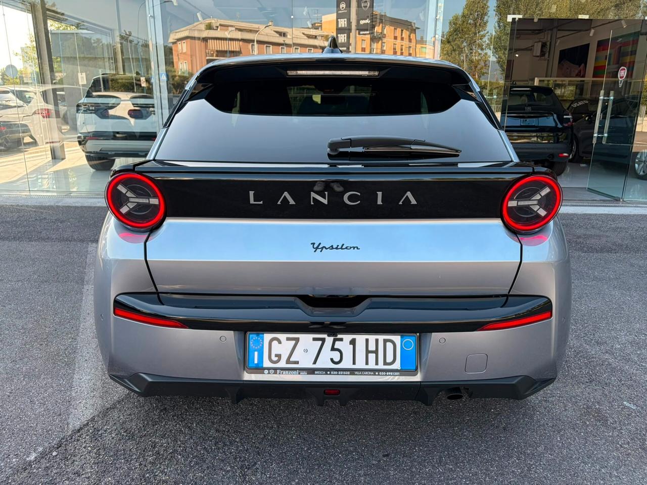 Lancia Ypsilon Hybrid e-DCT LX