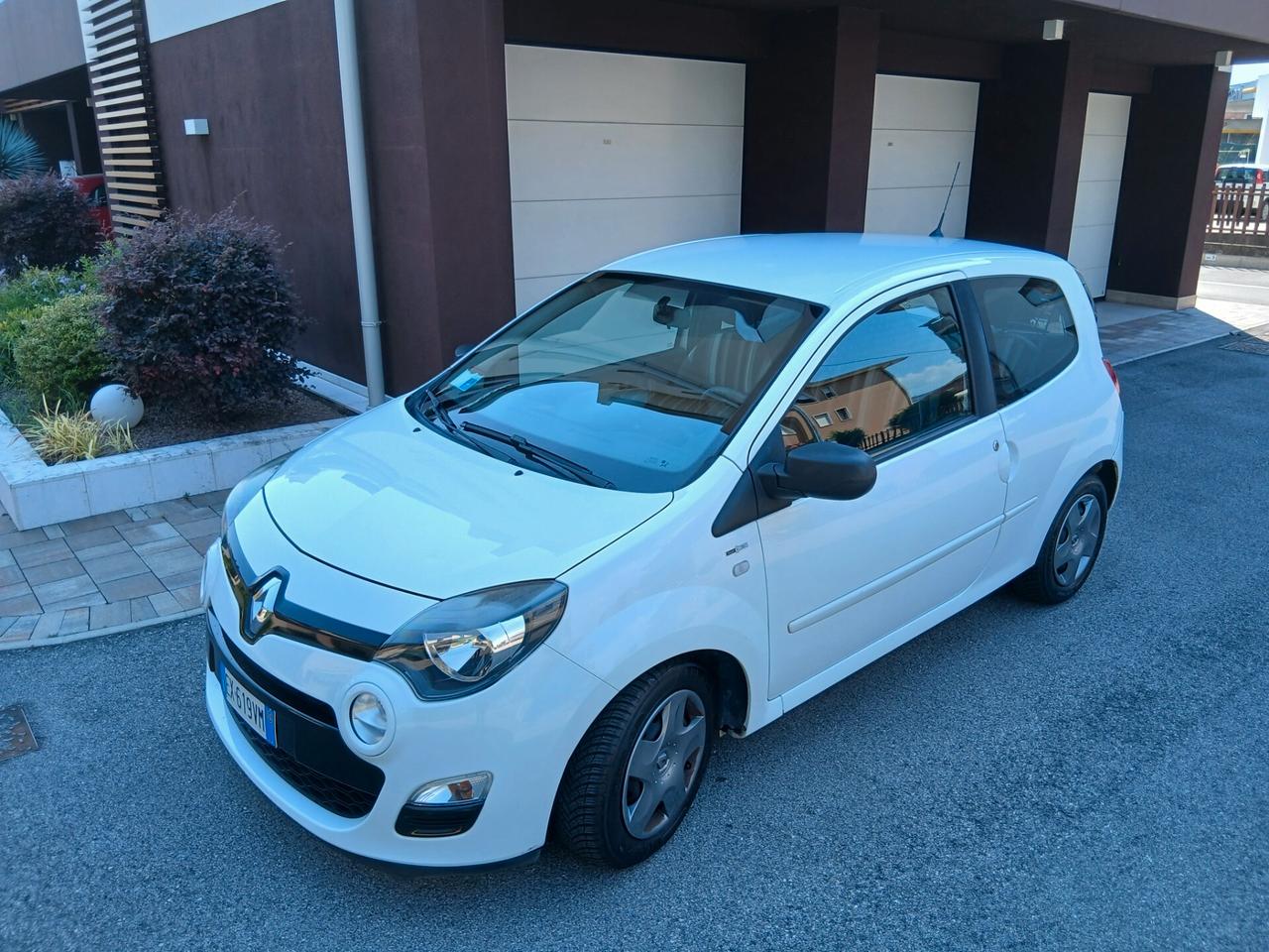 Renault Twingo 1.2 night & day unico prop tua a € 158 mese