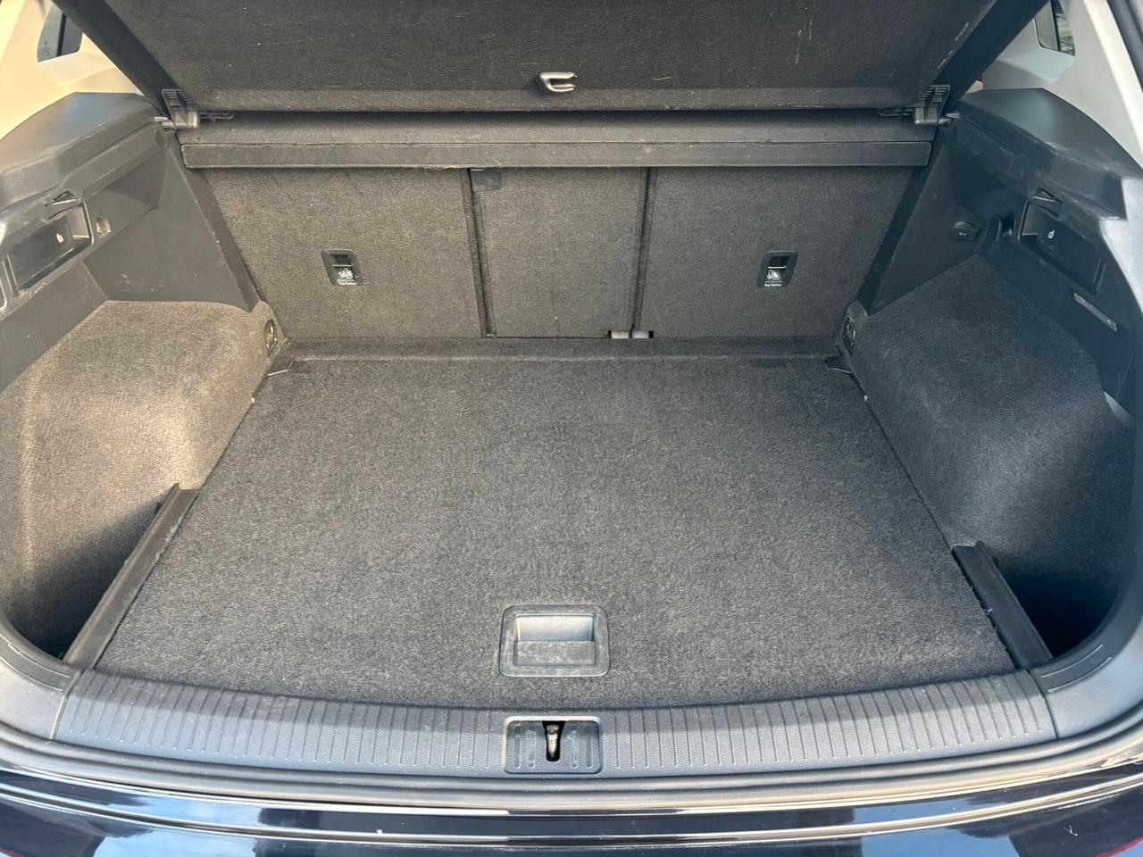 Volkswagen Tiguan 2.0 TDI SCR Style BlueMotion R LINE