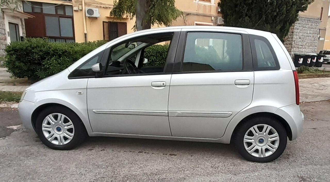 Fiat Idea 1.4 16V BlackMotion