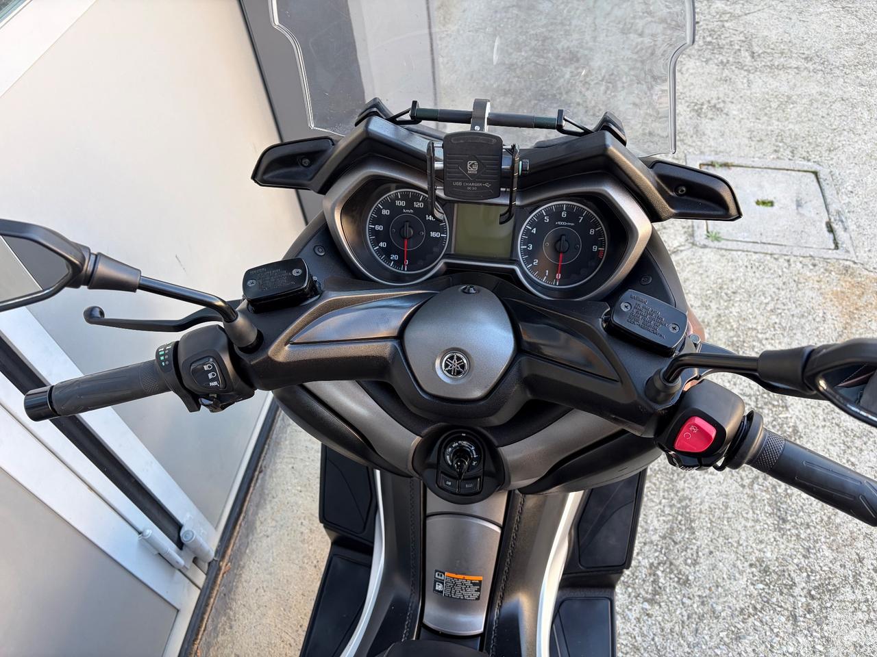 Yamaha X-Max 300