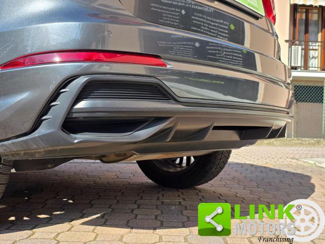 AUDI Q3 35 TFSI 150 CV S Tronic S Line Identity Black