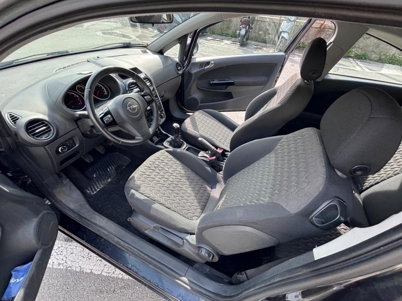 Opel Corsa 1.2 85CV 3 porte GPL-TECH b-color