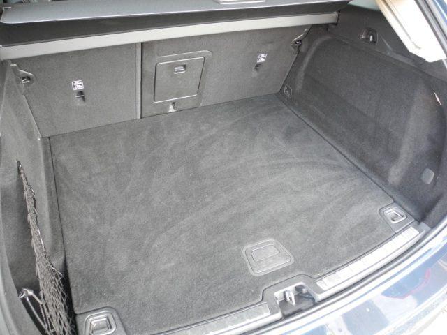 VOLVO XC60 2.0 D AWD Geartronic Business Plus Hybrid autom.