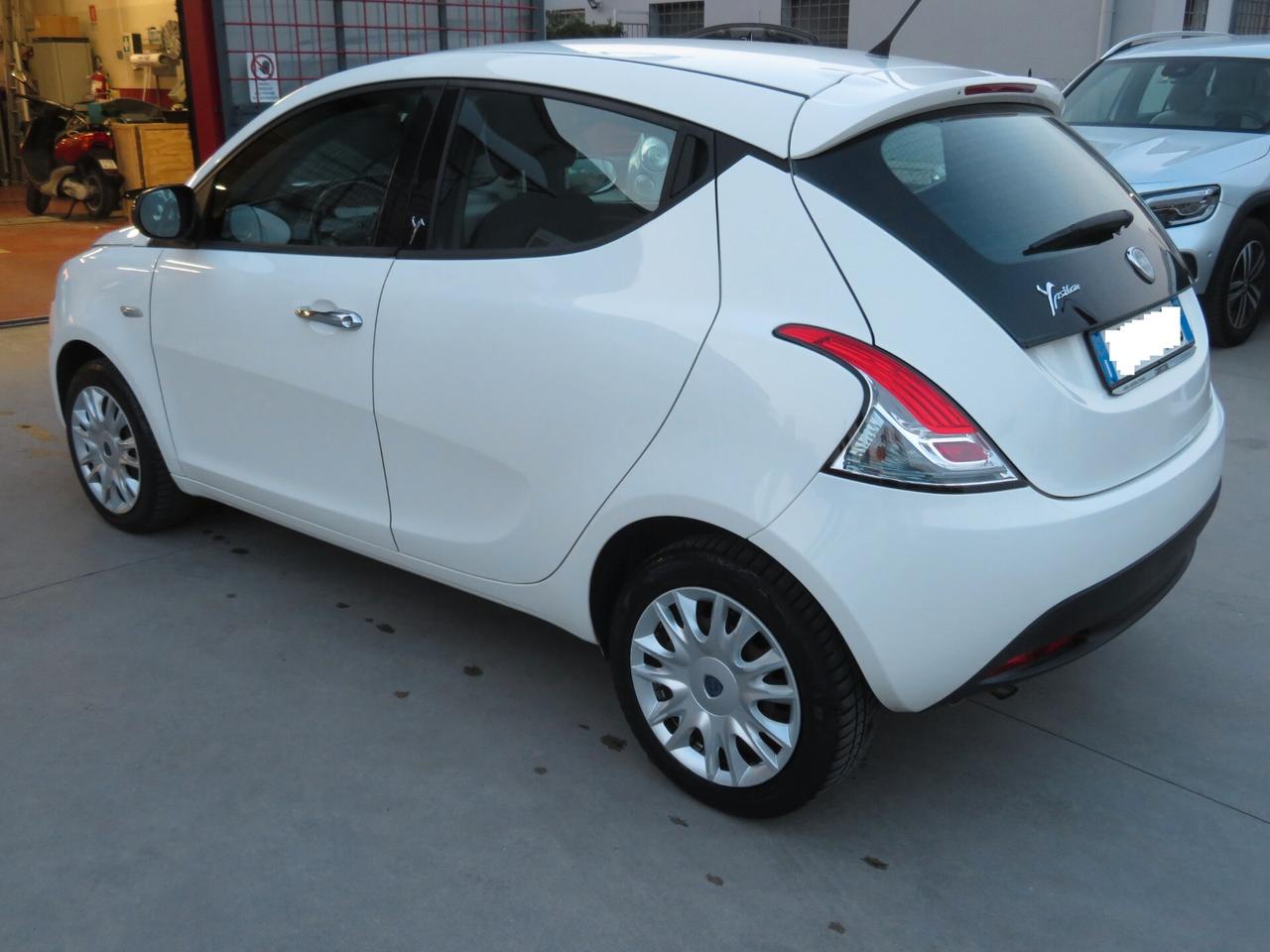 Lancia Ypsilon 1.2 69 CV 5 porte S&S Gold