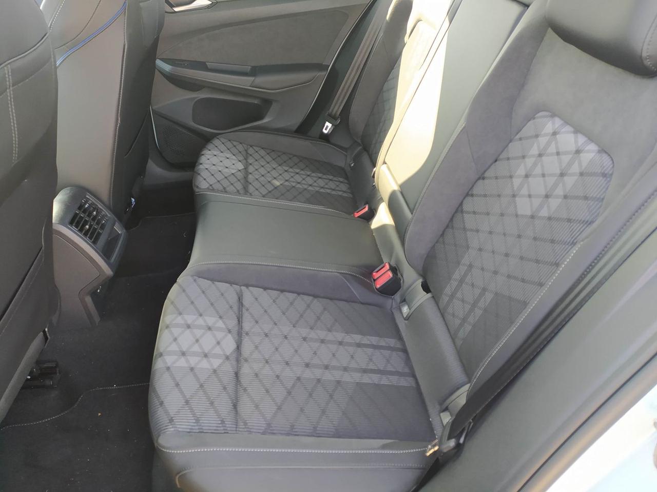 Volkswagen Golf R Line Plus 1.5 150CV eTSI M #9781