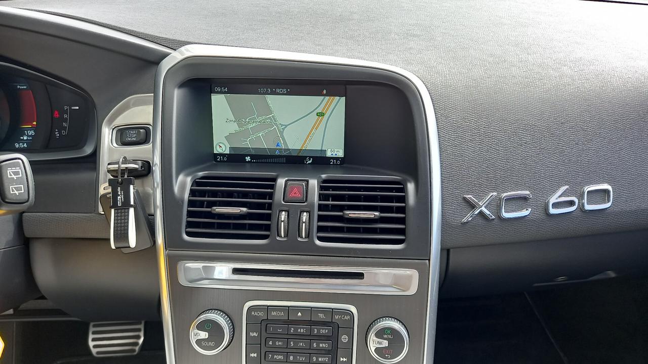 Volvo XC 60 XC60 D4 AWD Geartronic R-design Momentum