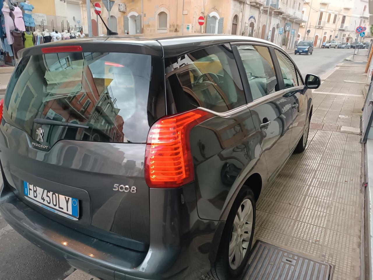 Peugeot 5008 BlueHDi 120 CV Business 7 POSTI