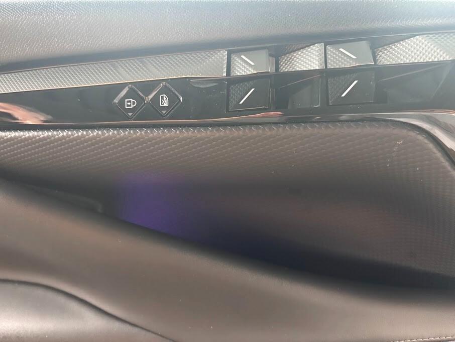 DS4 E-Tense 225 Cross Trocadero